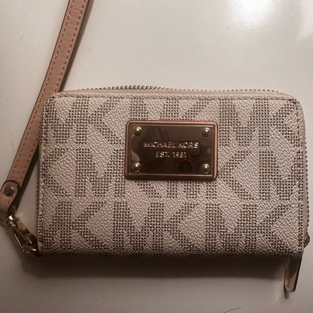Michael Kors Clutch